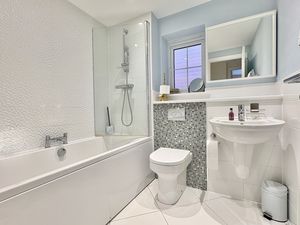 Family Bathroom- click for photo gallery